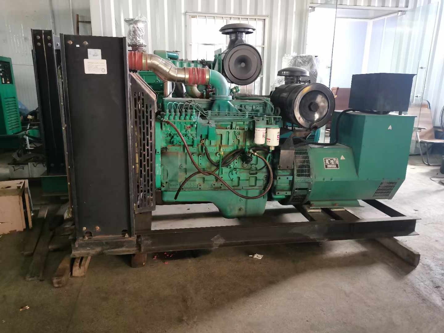 新沂发电机租赁如何确定电缆的承载电流是否在安全范围内？